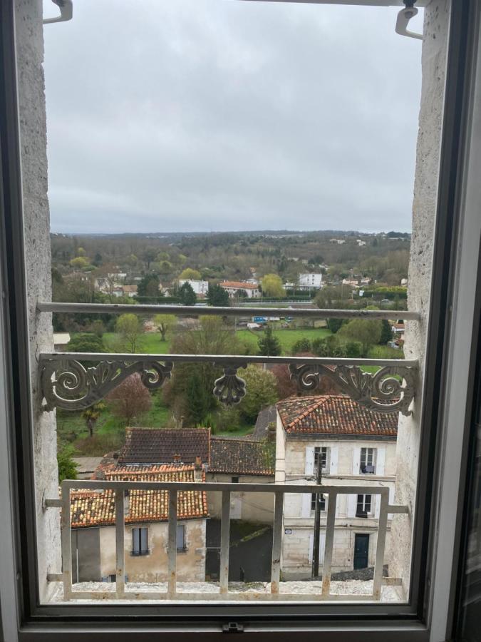 Laferriere Bed and Breakfast Angoulême Rum bild